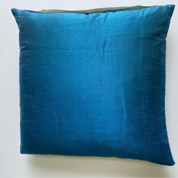 2 Pier 1 Imports Multicolored Stripe Decorative Throw Accent Pillows - Picture 10 of 10